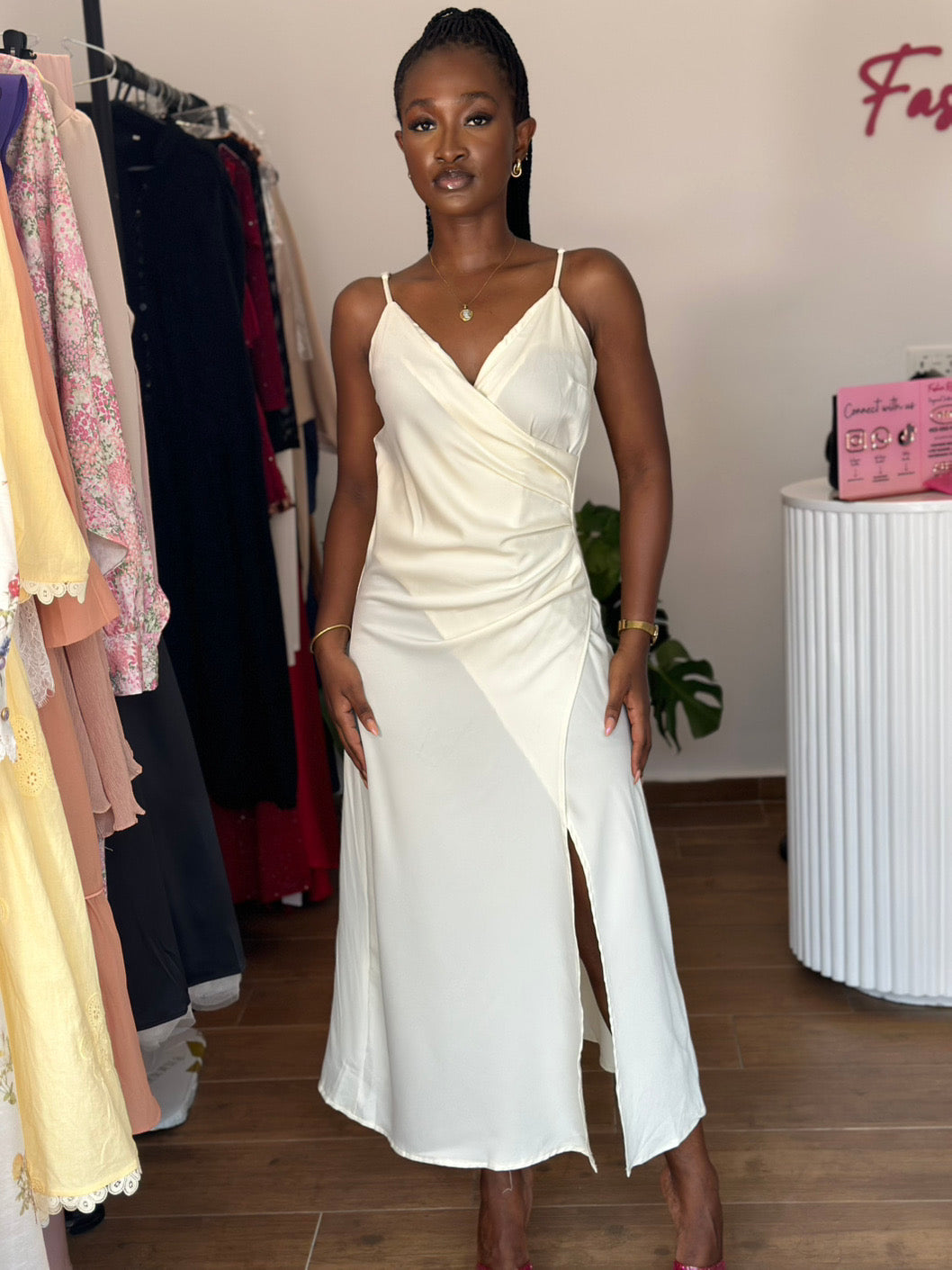 Cream satin split maxi dress – Fashionredux