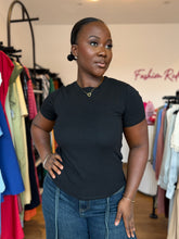 Load image into Gallery viewer, Black stretchy Tshirt
