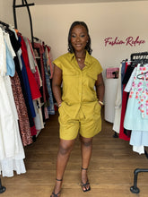 Load image into Gallery viewer, Green linen sleeveless two piece

