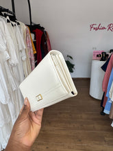 Load image into Gallery viewer, White purse
