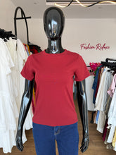 Load image into Gallery viewer, Deep red stretchy tshirt
