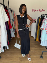 Load image into Gallery viewer, Black and white maxi dress
