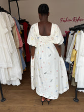 Load image into Gallery viewer, Cream multi colored pattern maxi dress
