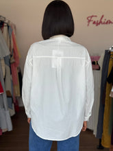 Load image into Gallery viewer, White longsleeves shirt.
