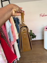 Load image into Gallery viewer, Brown midi square bag
