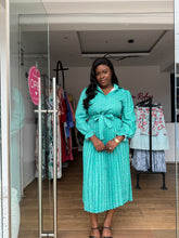 Load image into Gallery viewer, Green longsleeves midi pleated belted dress
