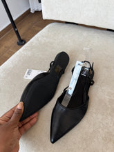 Load image into Gallery viewer, Black pointed sling back flat shoe
