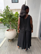 Load image into Gallery viewer, Black pleated trousers two piece
