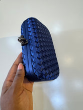 Load image into Gallery viewer, Royal blue woven clutch
