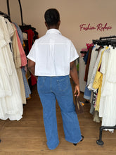 Load image into Gallery viewer, White short sleeves crop shirt
