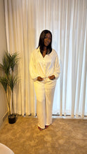 Load image into Gallery viewer, Cream satin long sleeves two piece
