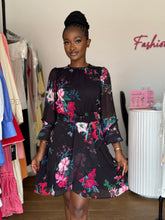 Load image into Gallery viewer, Black and pink mini longsleeves belted dress
