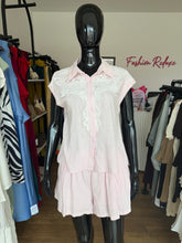 Load image into Gallery viewer, Pink lace detail two piece shorts
