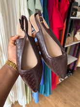 Load image into Gallery viewer, Brown woven flat shoes
