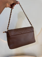Load image into Gallery viewer, Midi quilted bag
