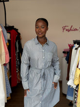 Load image into Gallery viewer, Grey and white striped long sleeves open back midi dress
