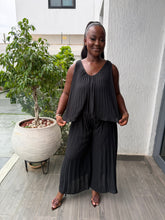 Load image into Gallery viewer, Black pleated trousers two piece

