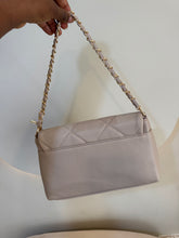 Load image into Gallery viewer, Midi quilted bag
