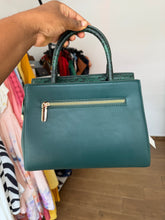 Load image into Gallery viewer, Green midi bag
