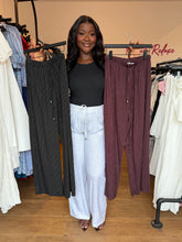 Load image into Gallery viewer, Stripped linen pants
