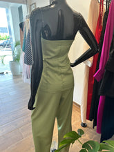 Load image into Gallery viewer, Green sleeveless two piece
