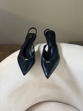 Load image into Gallery viewer, Black pointed heels
