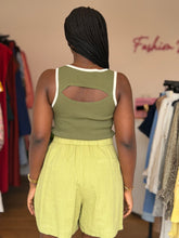 Load image into Gallery viewer, Green linen shorts
