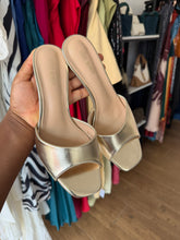 Load image into Gallery viewer, Gold mules
