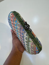 Load image into Gallery viewer, Green pattern woven clutch
