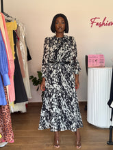 Load image into Gallery viewer, Black and white pattern maxi belted dress
