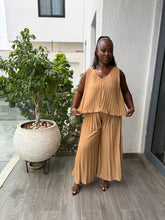 Load image into Gallery viewer, Brown pleated trousers two piece
