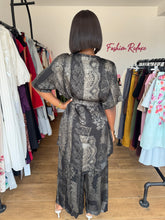 Load image into Gallery viewer, Black and grey belted two piece

