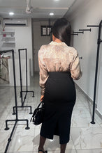 Load image into Gallery viewer, Black belted midi skirt

