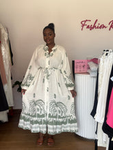 Load image into Gallery viewer, Green and white long sleeves belted maxi dress
