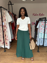 Load image into Gallery viewer, Green maxi pleated skirt
