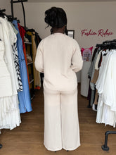 Load image into Gallery viewer, Cream long sleeves two piece
