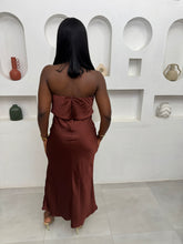 Load image into Gallery viewer, Brown sleeveless satin midi thigh slit dress
