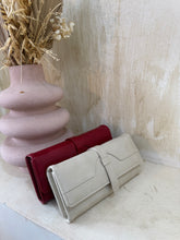 Load image into Gallery viewer, Midi sized purse
