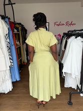 Load image into Gallery viewer, Green belted dress
