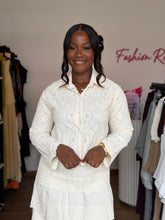 Load image into Gallery viewer, Cream long sleeves maxi skirt two piece
