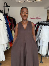 Load image into Gallery viewer, Brown linen maxi dress
