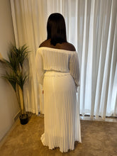 Load image into Gallery viewer, White pleated maxi skirt two piece
