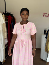 Load image into Gallery viewer, Pink and cream midi puff sleeves dress
