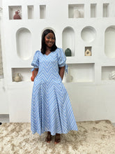 Load image into Gallery viewer, Blue pattern maxi puff sleeves dress
