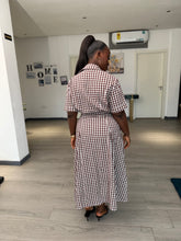 Load image into Gallery viewer, Brown and white checkered midi short sleeves belted dress
