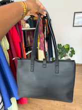 Load image into Gallery viewer, Black shoulder tote bag
