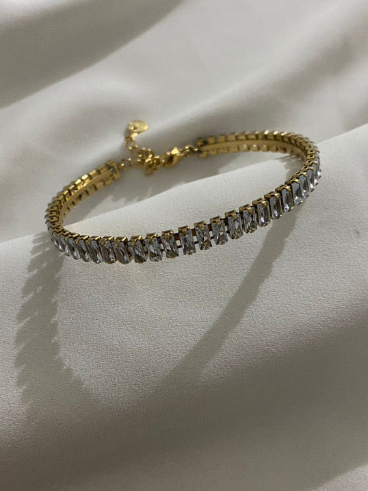 Gold diamond tennis bracelet