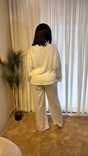 Load image into Gallery viewer, Cream satin long sleeves two piece
