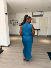 Load image into Gallery viewer, Blue highneck midi satin one arm dress
