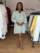 Load image into Gallery viewer, Green and cream longsleeves mini shift dress
